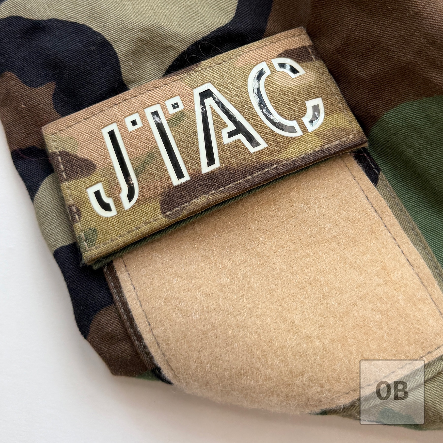 JTAC patch with hook-back on the combat top's opposite sleeve.